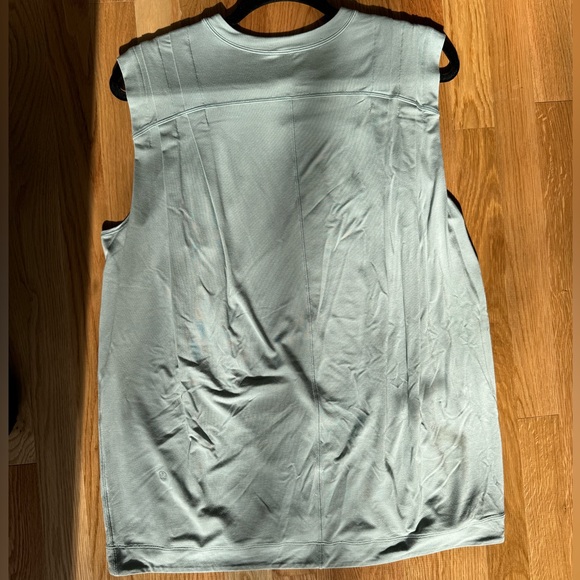 Lululemon tank silver blue size 4 - Picture 3 of 5